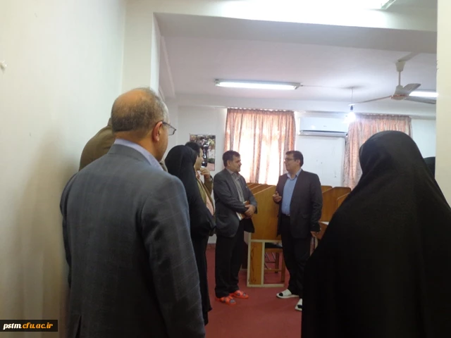 بازدید دکتر ساکی از سالن مطالعه پردیس