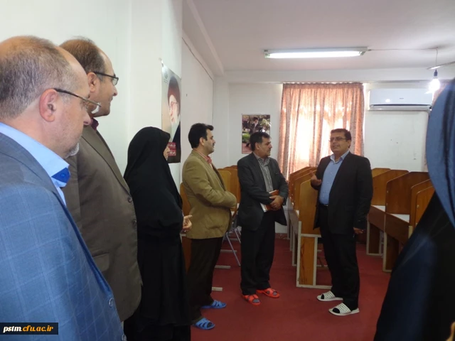 بازدید دکتر ساکی از سالن مطالعه پردیس