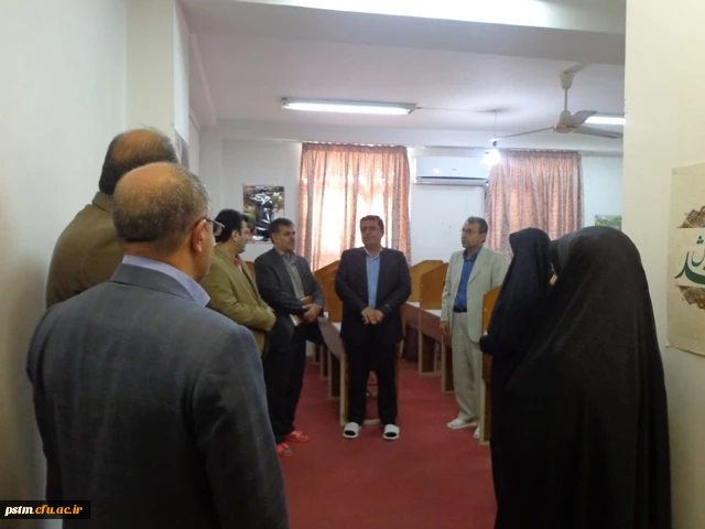 بازدید دکتر ساکی از سالن مطالعه پردیس