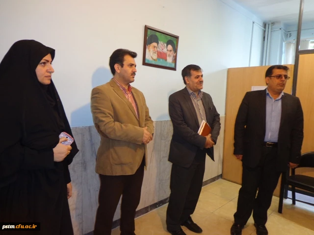 بازدید دکتر ساکی از اتاق پژوهش پردیس