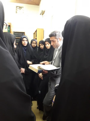 بازدید دانشجویان دبیری شیمی ورودی 91 از مخزن شیمی دانشگاه مازندران 6