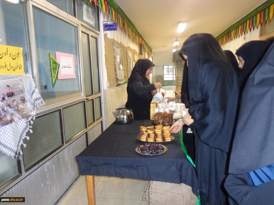 برپایی نمایشگاه عکس با مضمون استکبارستیزی به مناسبت هفته ی بسیج و برپایی ایستگاه صلواتی به علت همزمانی ایام با اربعین حسینی 2