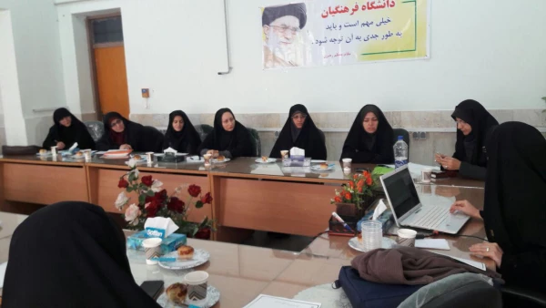 برگزاری میزگرد تخصصی با عنوان "آسیب شناسی در پژوهش و موانع کاربرد یافته های آن" 2