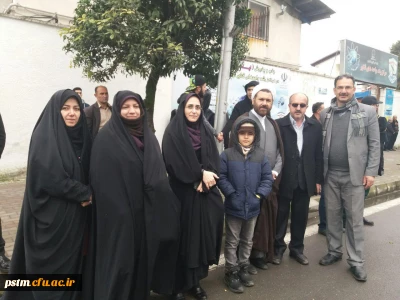 حضور کارکنان دانشگاه فرهنگیان در راهپیمایی 22 بهمن در شهر نوشهر