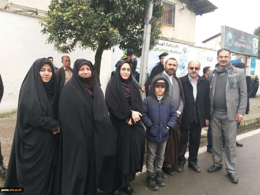 حضور کارکنان دانشگاه فرهنگیان در راهپیمایی 22 بهمن در شهر نوشهر 2