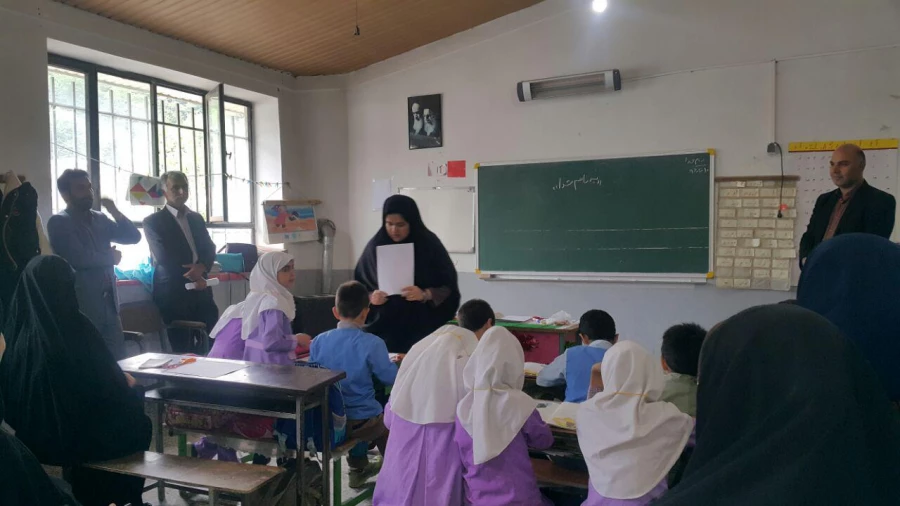 بازدید و تدریس دانشجویان علوم تربیتی پردیس از کلاس های درس چندپایه  4