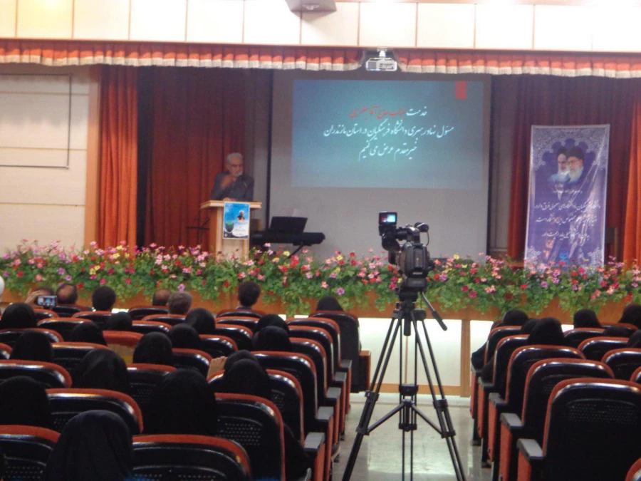 برگزاری مراسم بزرگداشت مقام معلم و استاد در پردیس  3