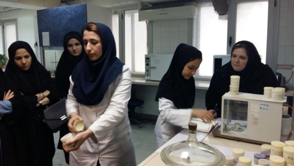 بازدید دانشجویان رشته شیمی از شرکت سیمان مازندران 7