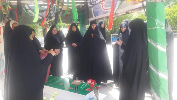 تجدید میثاق کارکنان و دانشجویان پردیس با شهید گمنام در سالروز آزادسازی خرمشهر 3