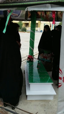 تجدید پیمان کارکنان و دانشجویان پردیس با امام راحل و شهدای 15 خرداد با حضور در مزار شهید گمنام پردیس 5