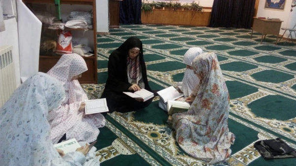 حضور مبلغ دینی نهاد مقام معظم رهبری در شب های ماه مبارک در پردیس به قلم دوربین 2