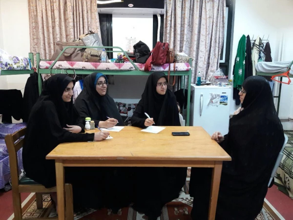 حضور مبلغ دینی نهاد مقام معظم رهبری در شب های ماه مبارک در پردیس به قلم دوربین 3