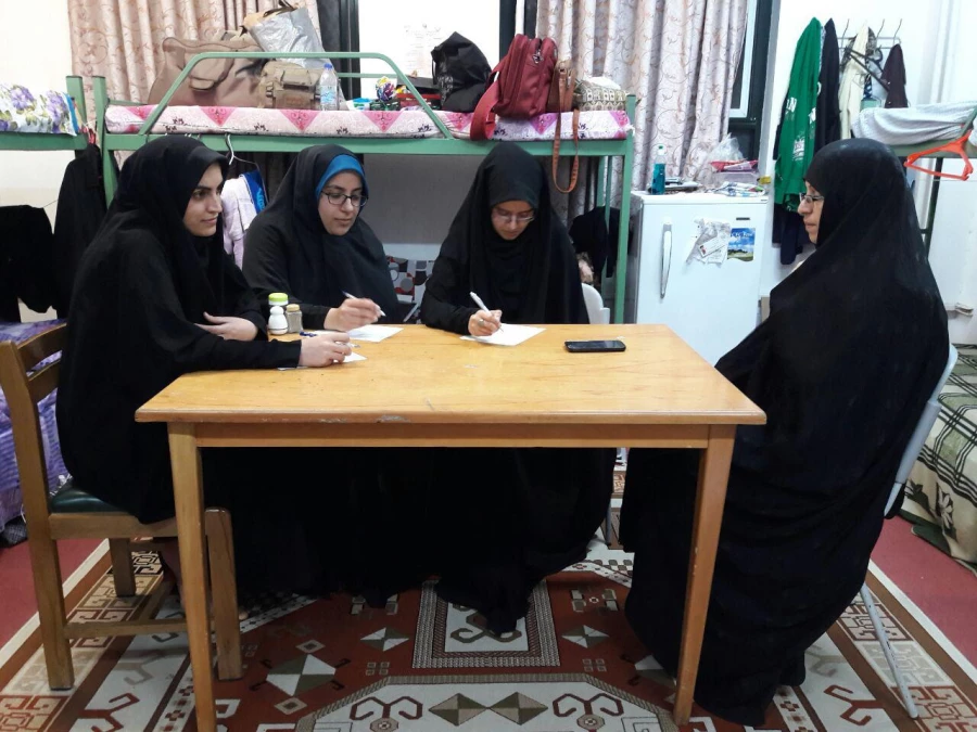 حضور مبلغ دینی نهاد مقام معظم رهبری در شب های ماه مبارک در پردیس به قلم دوربین 4