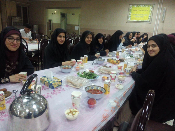 حضور سرپرست پردیس، کارشنانس امور دانشجویی، نماینده سرپرستان، نمایندگان اعضای شورای صنفی رفاهی و دبیران ورزشی پردیس در پنجمین جلسه شورای تخصصی استان و چهارمین جلسه شورای صنفی رفاهی استان 3