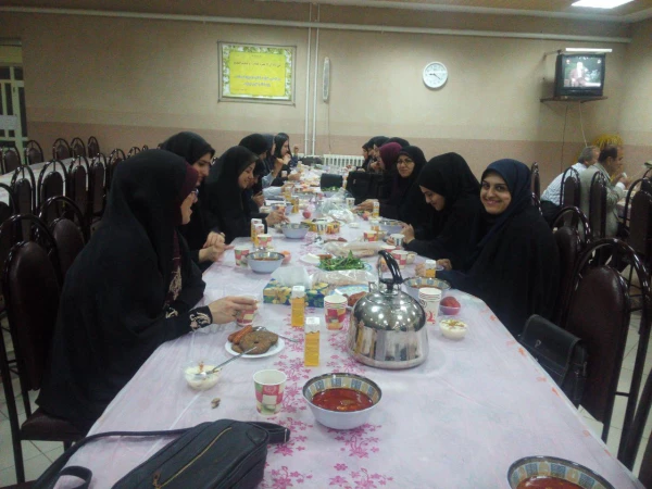 حضور سرپرست پردیس، کارشنانس امور دانشجویی، نماینده سرپرستان، نمایندگان اعضای شورای صنفی رفاهی و دبیران ورزشی پردیس در پنجمین جلسه شورای تخصصی استان و چهارمین جلسه شورای صنفی رفاهی استان 4