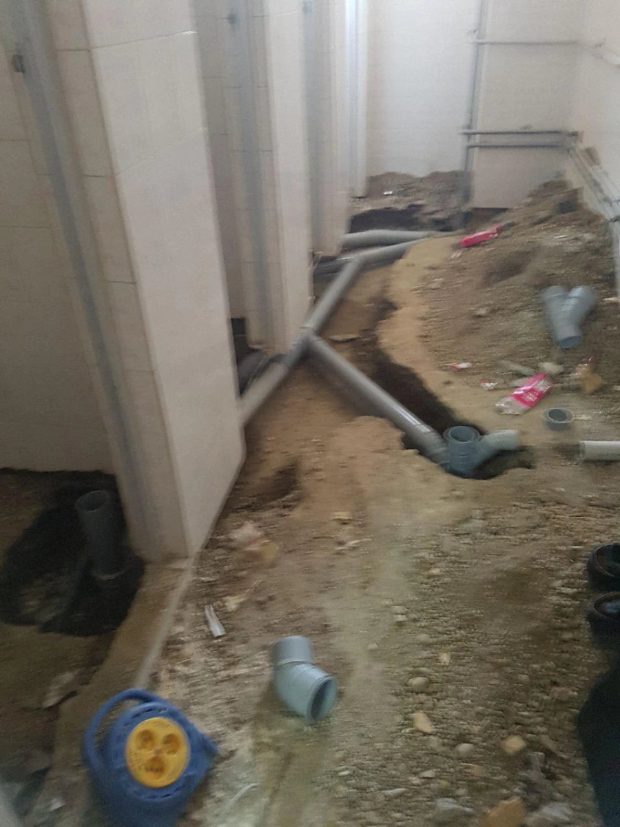 بازسازی و تعمیرات همچنان ادامه دارد... 6