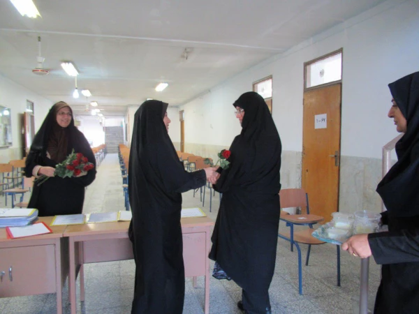 تقدیر از همکاران پردیس به مناسبت روز کارمند 2