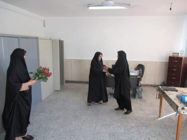 تقدیر از همکاران پردیس به مناسبت روز کارمند 3