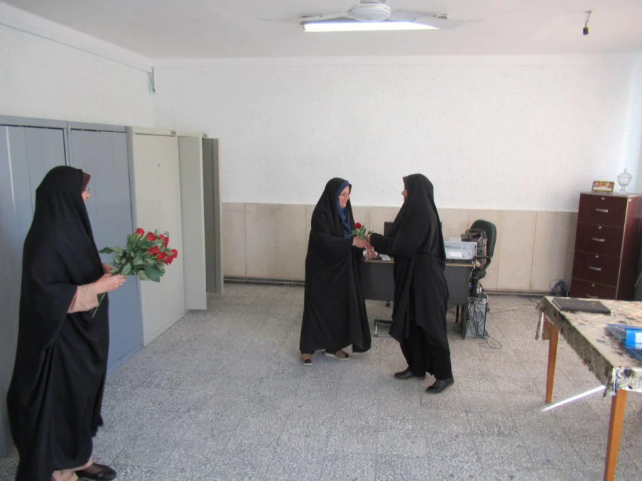 تقدیر از همکاران پردیس به مناسبت روز کارمند 3