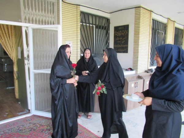 تقدیر از همکاران پردیس به مناسبت روز کارمند 5