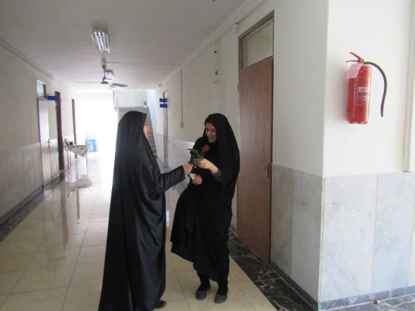 تقدیر از همکاران پردیس به مناسبت روز کارمند 7