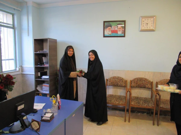 تقدیر از همکاران پردیس به مناسبت روز کارمند 12