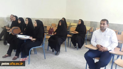 نشست صمیمی مسئولین پردیس با اولیای دانشجویان ورودی جدید در روز ثبت نام حضوری