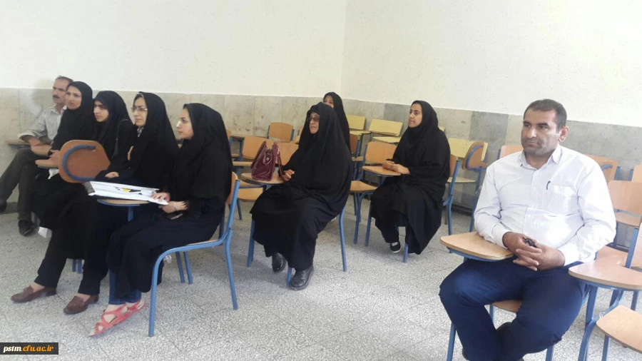 نشست صمیمی مسئولین پردیس با اولیای دانشجویان ورودی جدید در روز ثبت نام حضوری 2