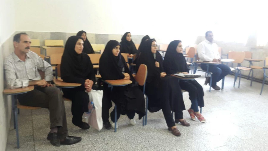 نشست صمیمی مسئولین پردیس با اولیای دانشجویان ورودی جدید در روز ثبت نام حضوری 3