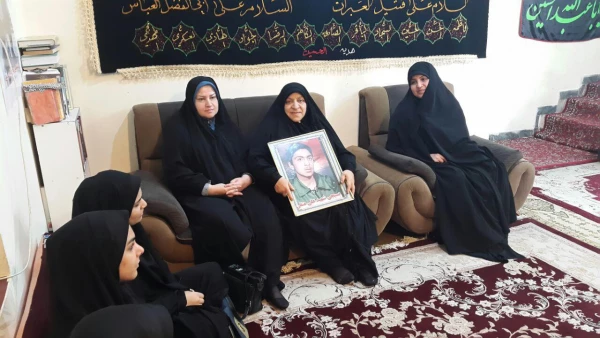 دیدار با خانواده معظم شهید  متقی به مناسبت گرامیداشت هفته دفاع مقدس 2