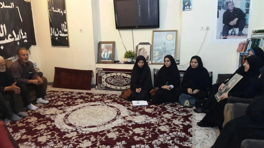 دیدار با خانواده معظم شهید  متقی به مناسبت گرامیداشت هفته دفاع مقدس 3