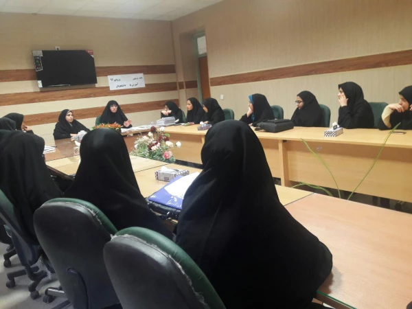 جلسه توجیهی آموزش با دانشجومعلمان ورودی 96