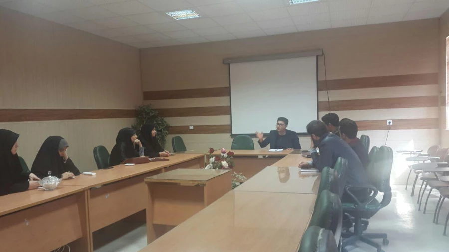نشست اعضای شورای انجمن اسلامی دانشگاه فرهنگیان مازندران با دانشجویان پردیس 5