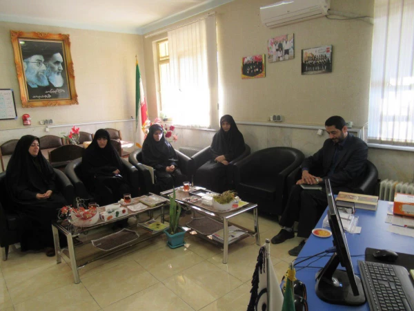 نسشت مسئول سازمان بسیج فرهنگیان سپاه کربلا با مسئولین پردیس 2