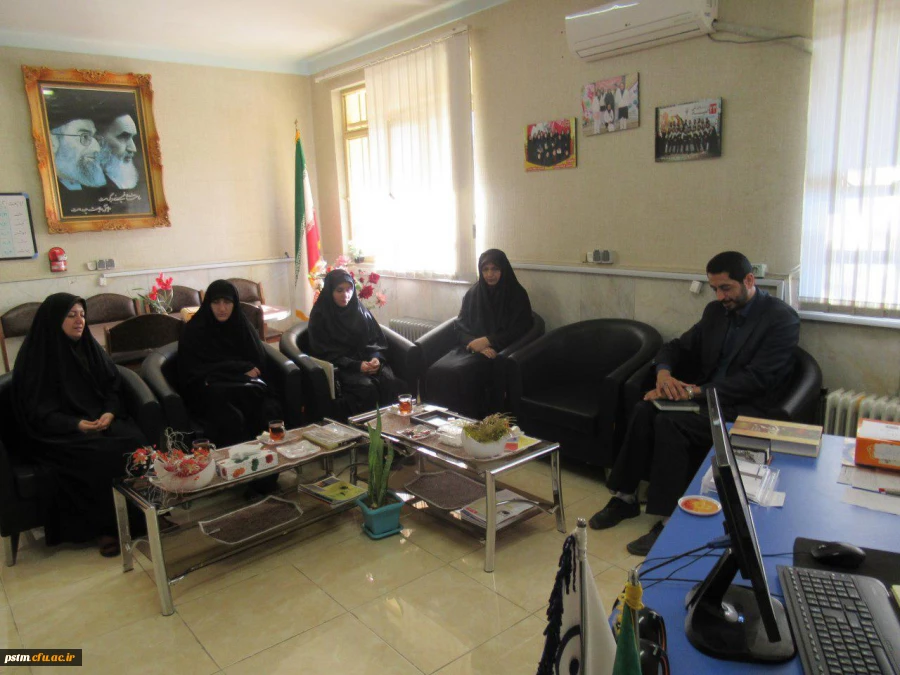 نسشت مسئول سازمان بسیج فرهنگیان سپاه کربلا با مسئولین پردیس 2