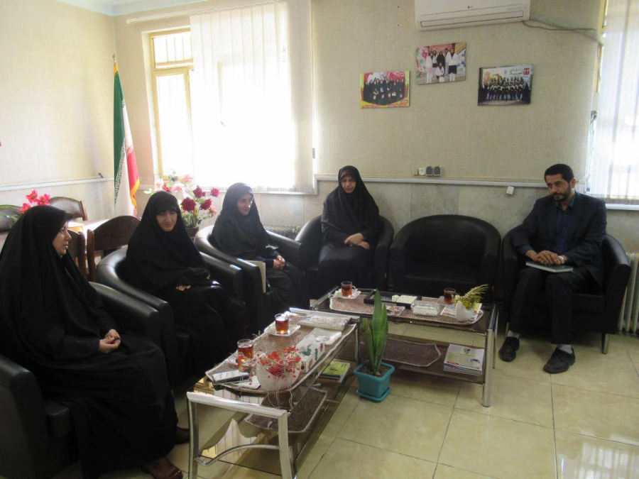 نسشت مسئول سازمان بسیج فرهنگیان سپاه کربلا با مسئولین پردیس 4