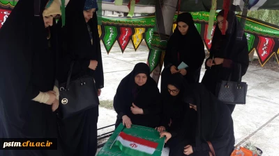 تجدید میثاق با شهید گمنام پس از راهپیمایی 13 آبان