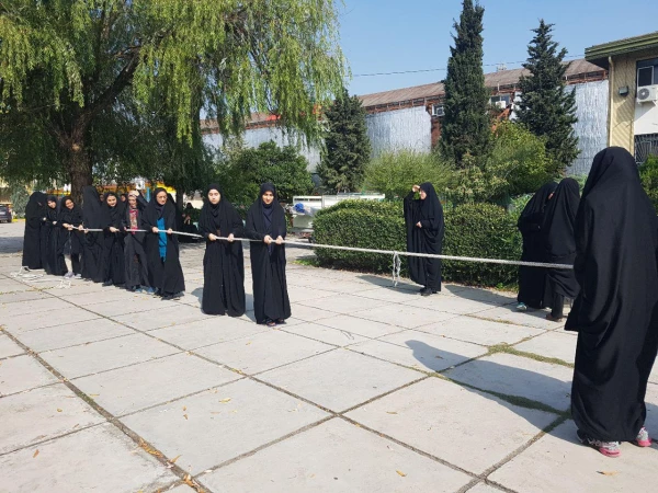 برگزاری مسابقه طناب کشی دانشجویان در جهت ایجاد روحیه نشاط و شادابی 2
