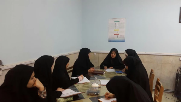 نشست صمیمی مسئولین پردیس با دبیران کانون های فرهنگی-اجتماعی پردیس 2