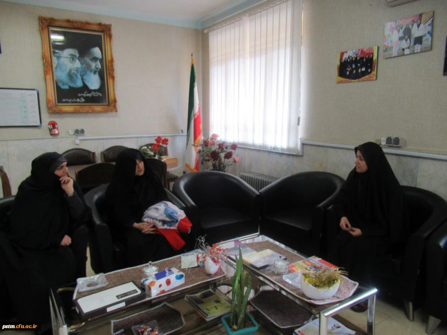 جمع آوری کمک های کارکنان ، اساتید و کانون های دانشجویی پردیس به مناطق زلزله زده  4