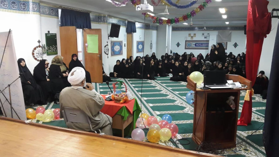 برگزاری جشن آغاز امامت امام زمان (عج) در پردیس صدیقه طاهره ساری با حضور مسئولین و دانشجویان 2