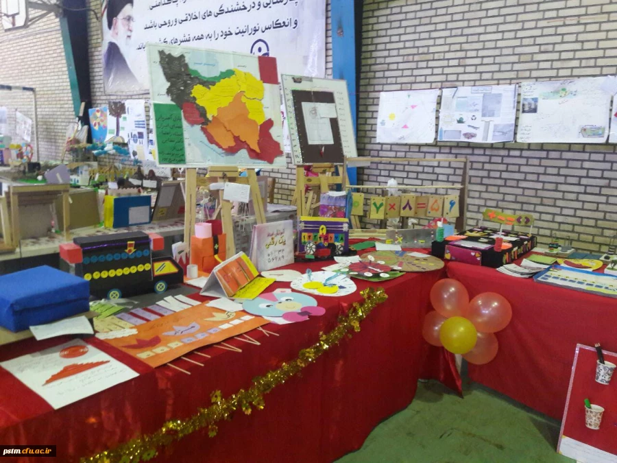 غرفه پردیس صدیقه طاهره (س) در اولین جشنواره دست ساخته ها و وسایل کمک آموزشی دانشگاه فرهنگیان استان به روایت تصویر 2