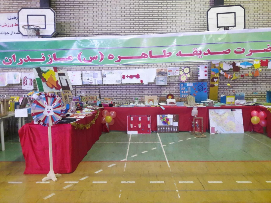 غرفه پردیس صدیقه طاهره (س) در اولین جشنواره دست ساخته ها و وسایل کمک آموزشی دانشگاه فرهنگیان استان به روایت تصویر 2