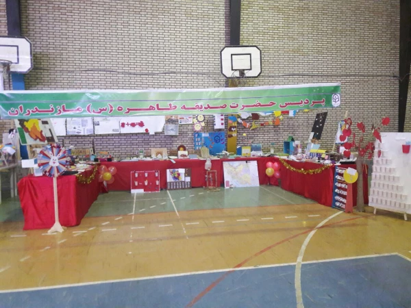 غرفه پردیس صدیقه طاهره (س) در اولین جشنواره دست ساخته ها و وسایل کمک آموزشی دانشگاه فرهنگیان استان به روایت تصویر 2