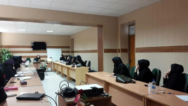 برگزاری کارگاه آموزشی مقاله نویسی توسط خانم دکتر فاطمه جعفری، عضو هیات علمی دانشگاه  3