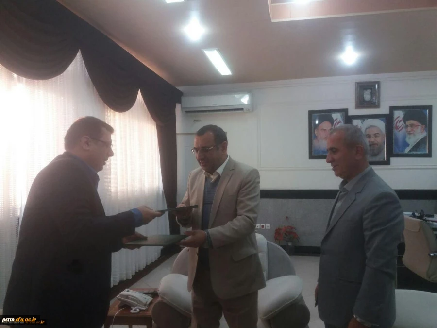 با امضاء تفاهم نامه توسط مدیر کل آموزش و پرورش و سرپرست دانشگاه فرهنگیان مازندران صورت گرفت: مدارس وابسته به دانشگاه فرهنگیان مازندران فعال خواهند شد. 2