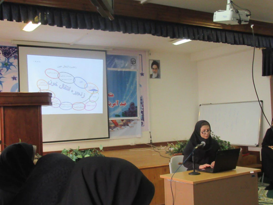 انعقاد تفاهم نامه پردیس صدیقه طاهره (س) با اداره کل انتقال خون استان مازندران و کارگاه آموزشی ترویج دانش سلامت خون توسط خانم دکتر ضامنی 2