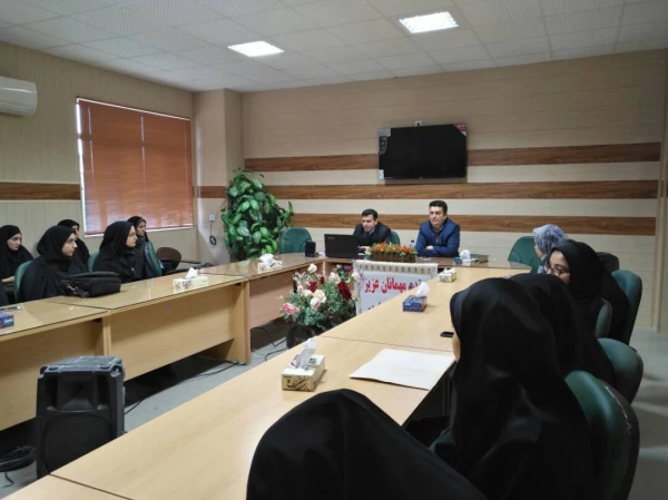 نشست صمیمانه مسئولین نظارت مدیریت استانی دانشگاه با دانشجویان پردیس 2