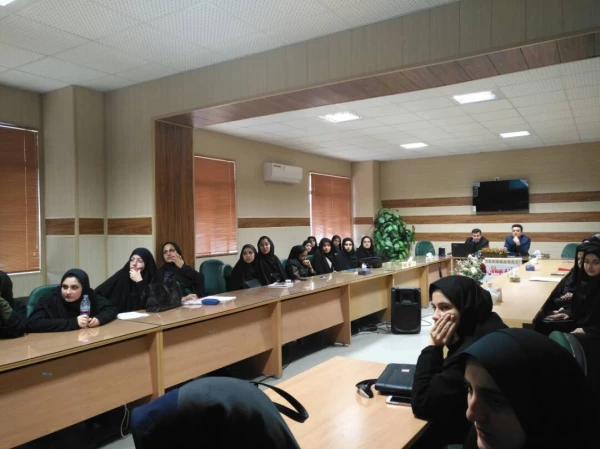 نشست صمیمانه مسئولین نظارت مدیریت استانی دانشگاه با دانشجویان پردیس 3