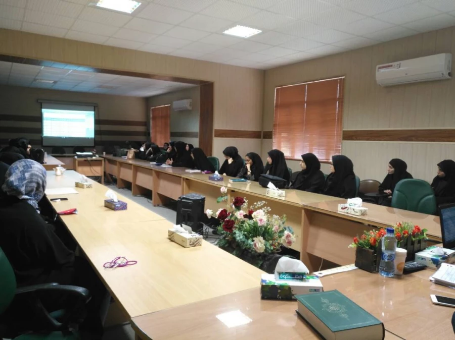 نشست صمیمانه مسئولین نظارت مدیریت استانی دانشگاه با دانشجویان پردیس 4